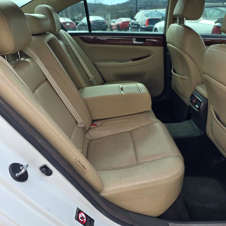 Used 2013 Hyundai Genesis 3.8 image 25