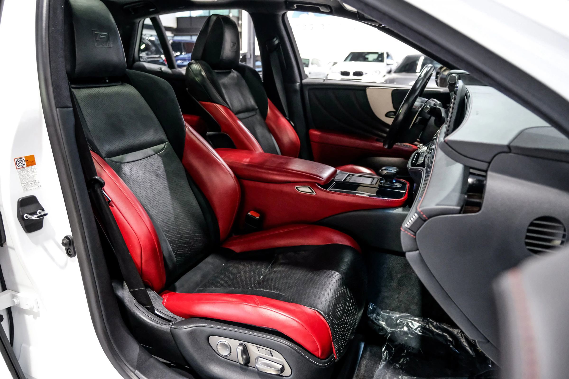 Used 2021 Lexus LS 500 F Sport w/ Accessory Package (Z2) image 41