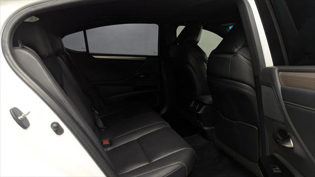 Used 2022 Lexus ES 300h F Sport FWD image 18