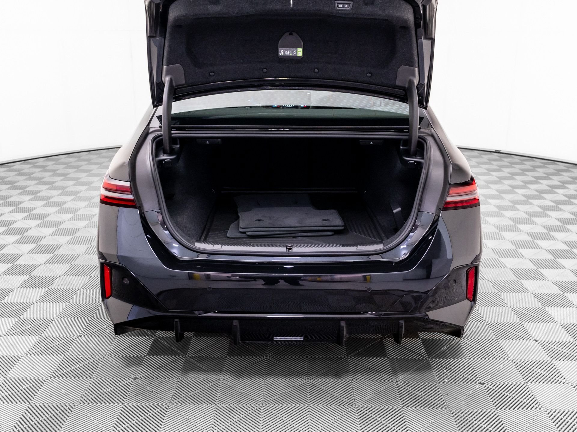 New 2026 BMW i5 M60 AWD/4WD image 33