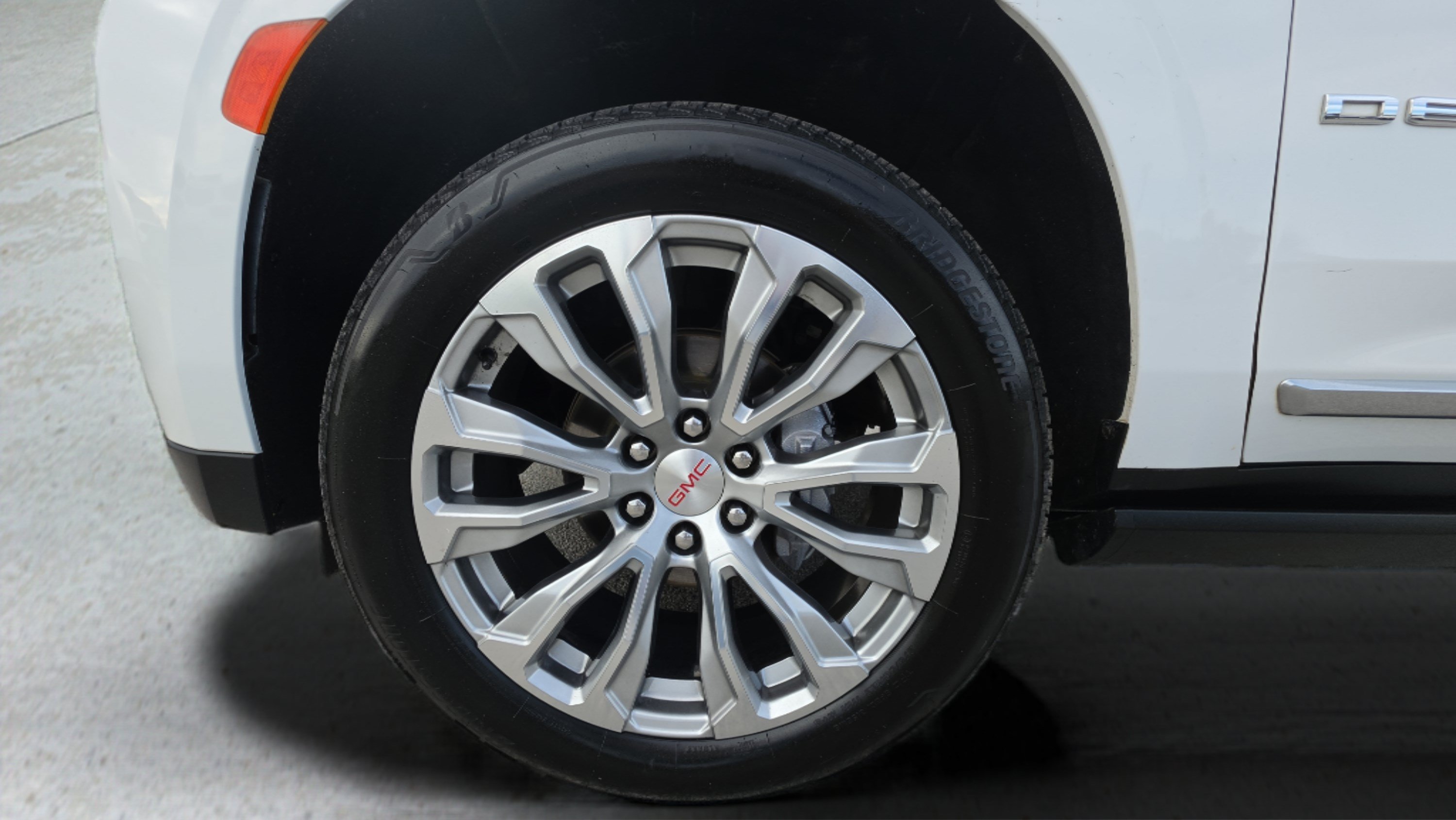 Used 2021 GMC Yukon Denali w/ Advanced Technology Package RWD image 11