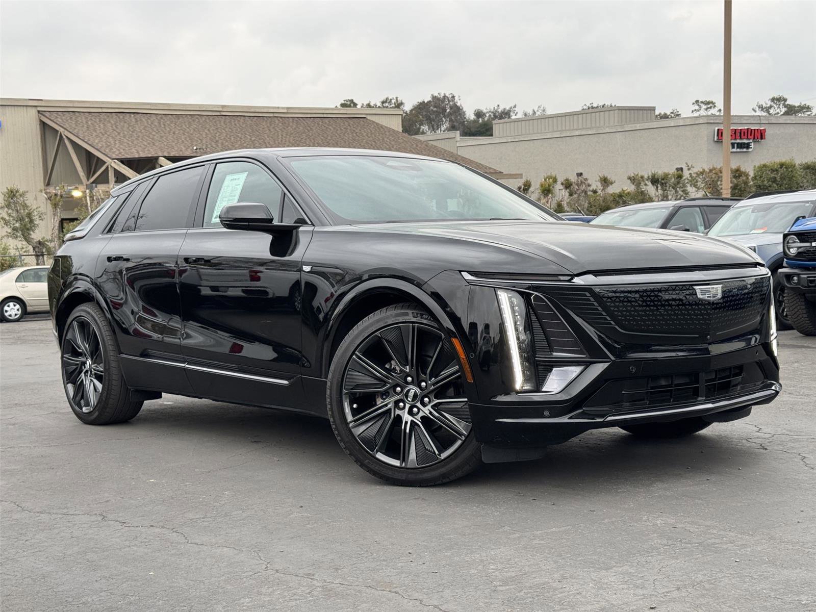 Used 2024 Cadillac Lyriq Sport image 2