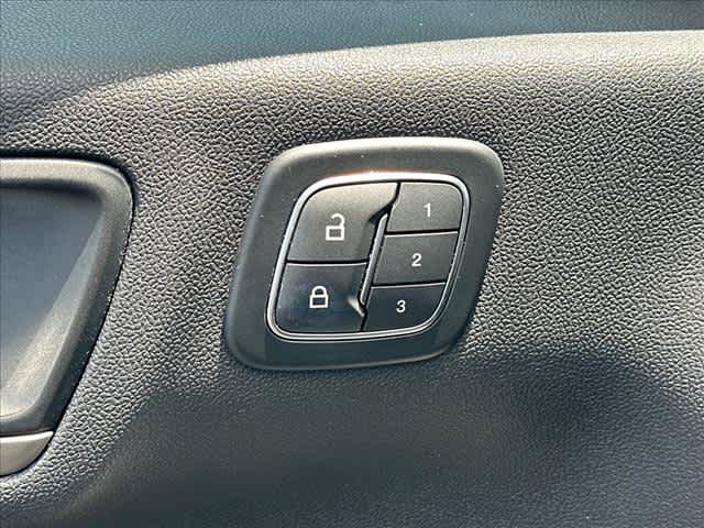 Used 2022 Ford Escape SEL w/ Technology Package AWD/4WD image 17