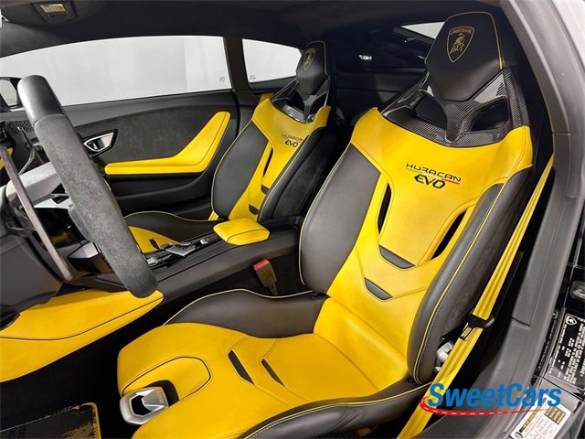 Used 2021 Lamborghini Huracan EVO image 11