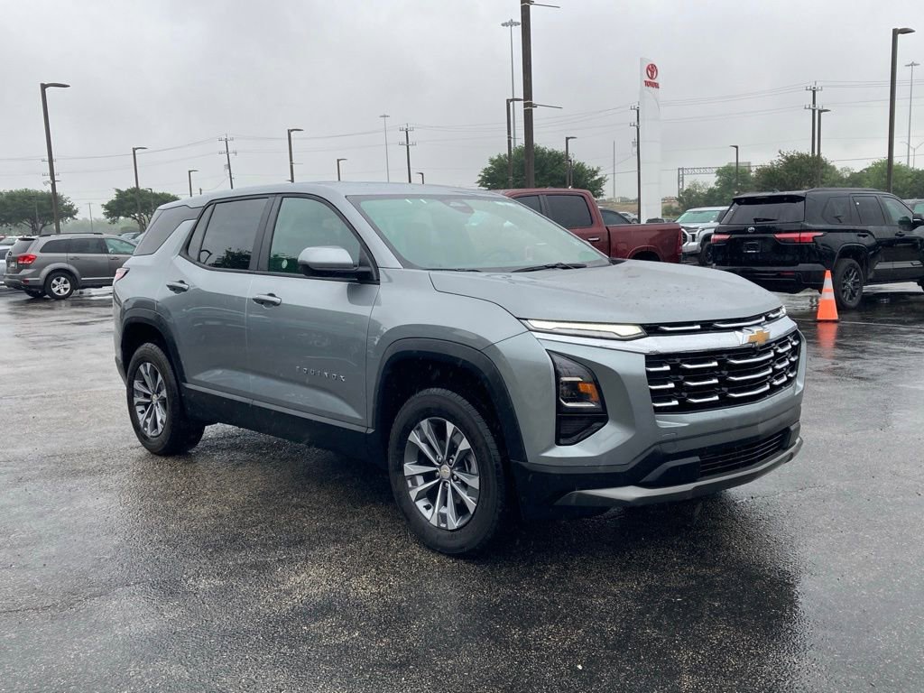 Used 2026 Chevrolet Equinox LT image 3