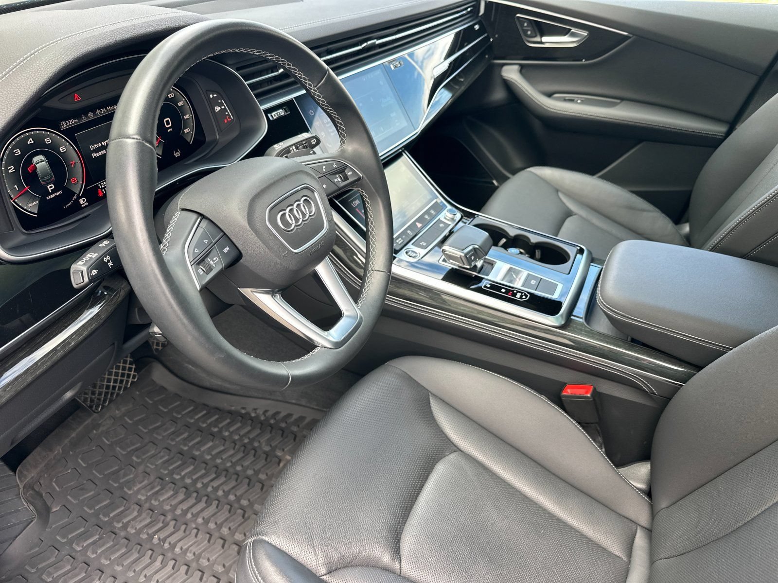 Used 2025 Audi Q7 3.0T Premium Plus w/ Premium Plus Package AWD/4WD image 10