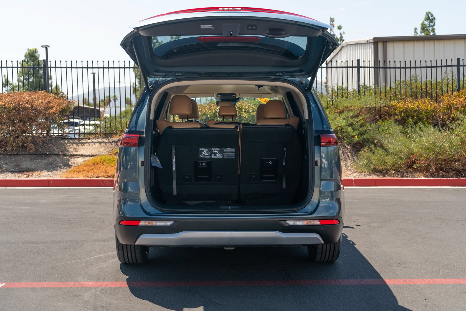 Used 2024 Kia Carnival EX FWD image 24