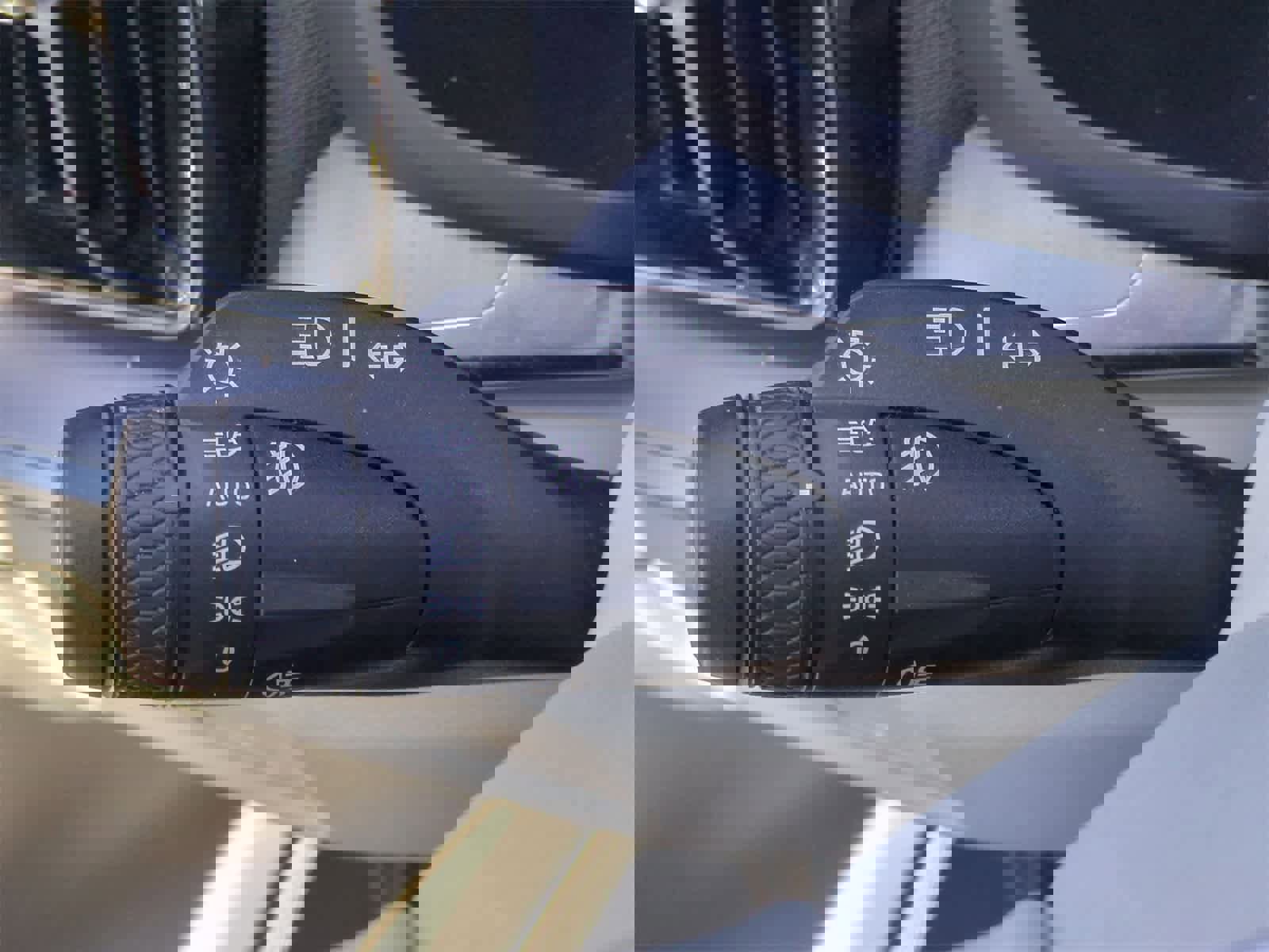 Used 2020 Volvo S60 T6 Momentum image 28