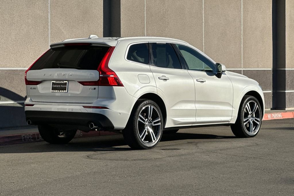 Used 2019 Volvo XC60 T5 Momentum w/ Premium Package image 4