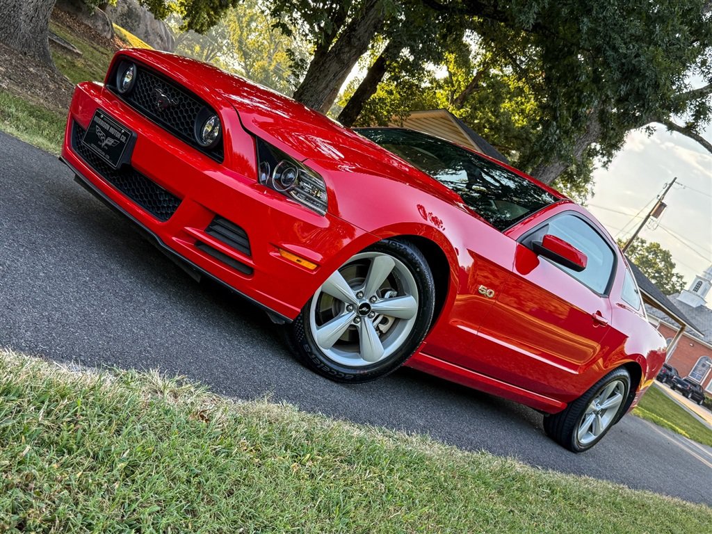 Used 2013 Ford Mustang GT Premium RWD image 4