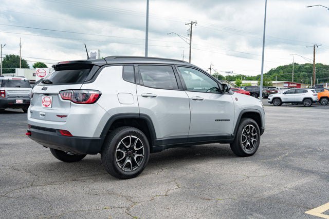 Certified 2025 Jeep Compass Trailhawk AWD/4WD image 5