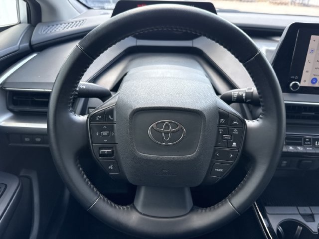 Used 2025 Toyota Prius LE FWD image 12