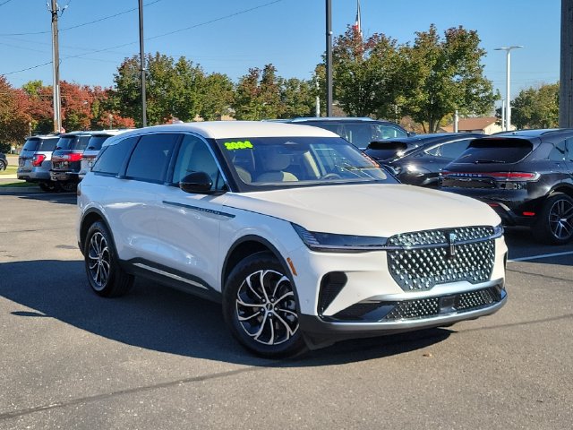 Used 2024 Lincoln Nautilus Premier AWD/4WD image 31