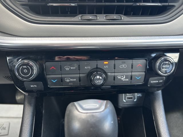 Used 2024 Jeep Compass Limited AWD/4WD image 39