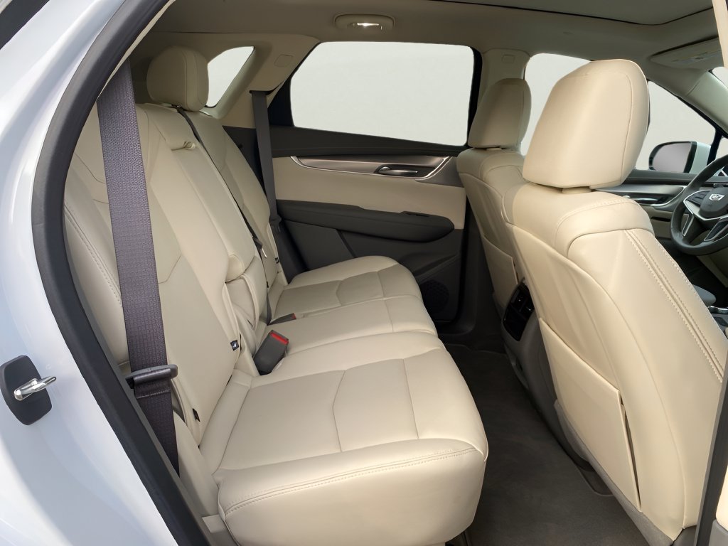 Certified 2024 Cadillac XT5 Premium Luxury AWD/4WD image 16