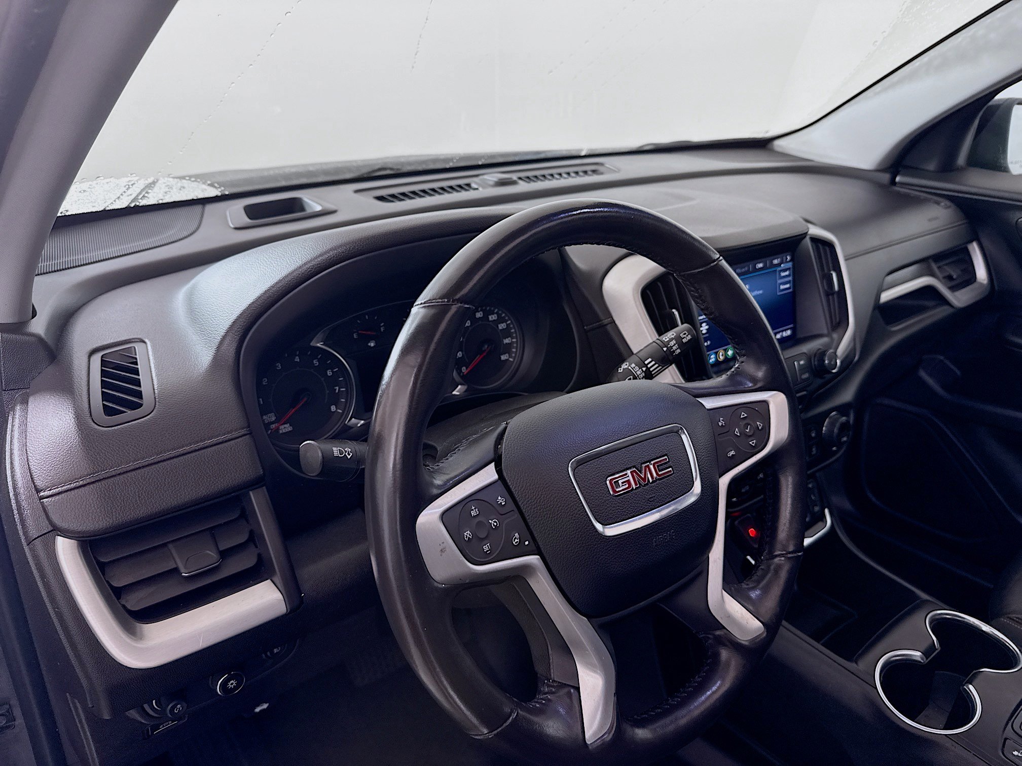 Used 2021 GMC Terrain SLT w/ Elevation Edition image 9