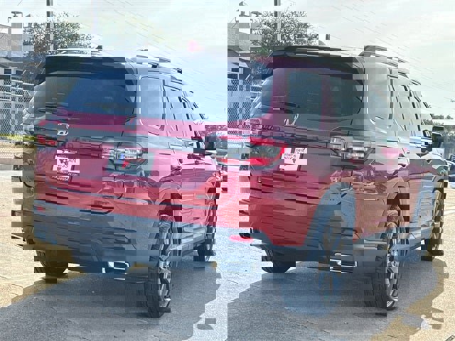 Used 2024 Honda Pilot Sport image 9