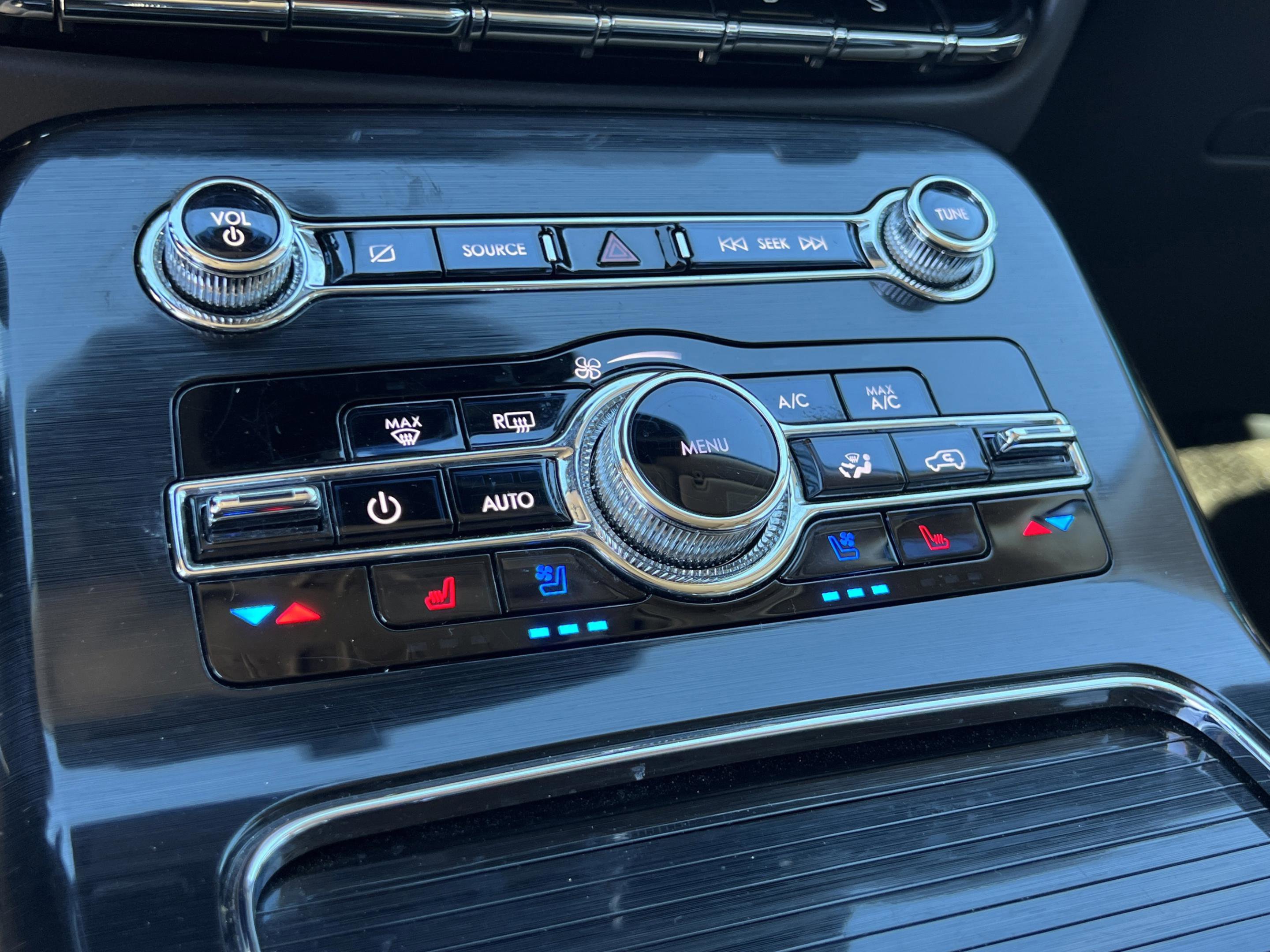 Used 2022 Lincoln Nautilus Reserve w/ Monochromatic Package image 18