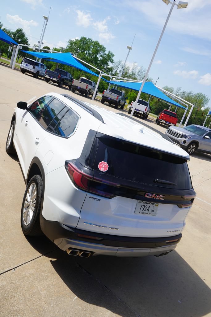 Used 2026 GMC Acadia Elevation w/ Elevation Premium Package AWD/4WD image 12