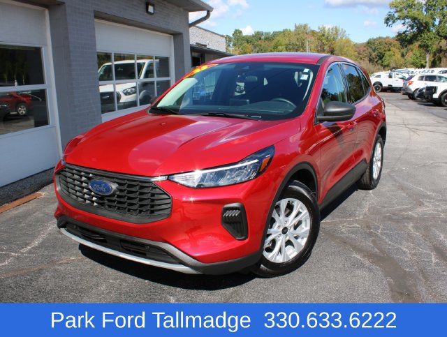 Used 2023 Ford Escape Active w/ Cold Weather Package FWD image 9