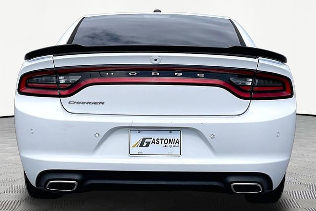 Used 2022 Dodge Charger SXT w/ Leather Interior Group RWD image 6