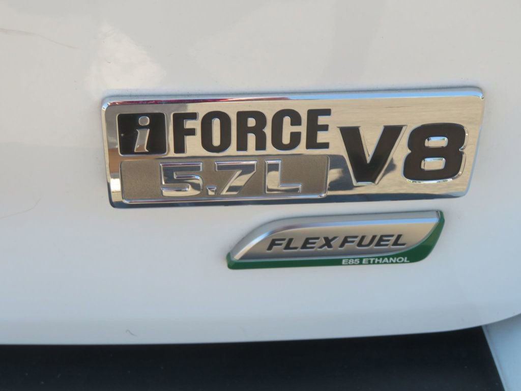 Used 2016 Toyota Sequoia SR5 AWD/4WD image 13
