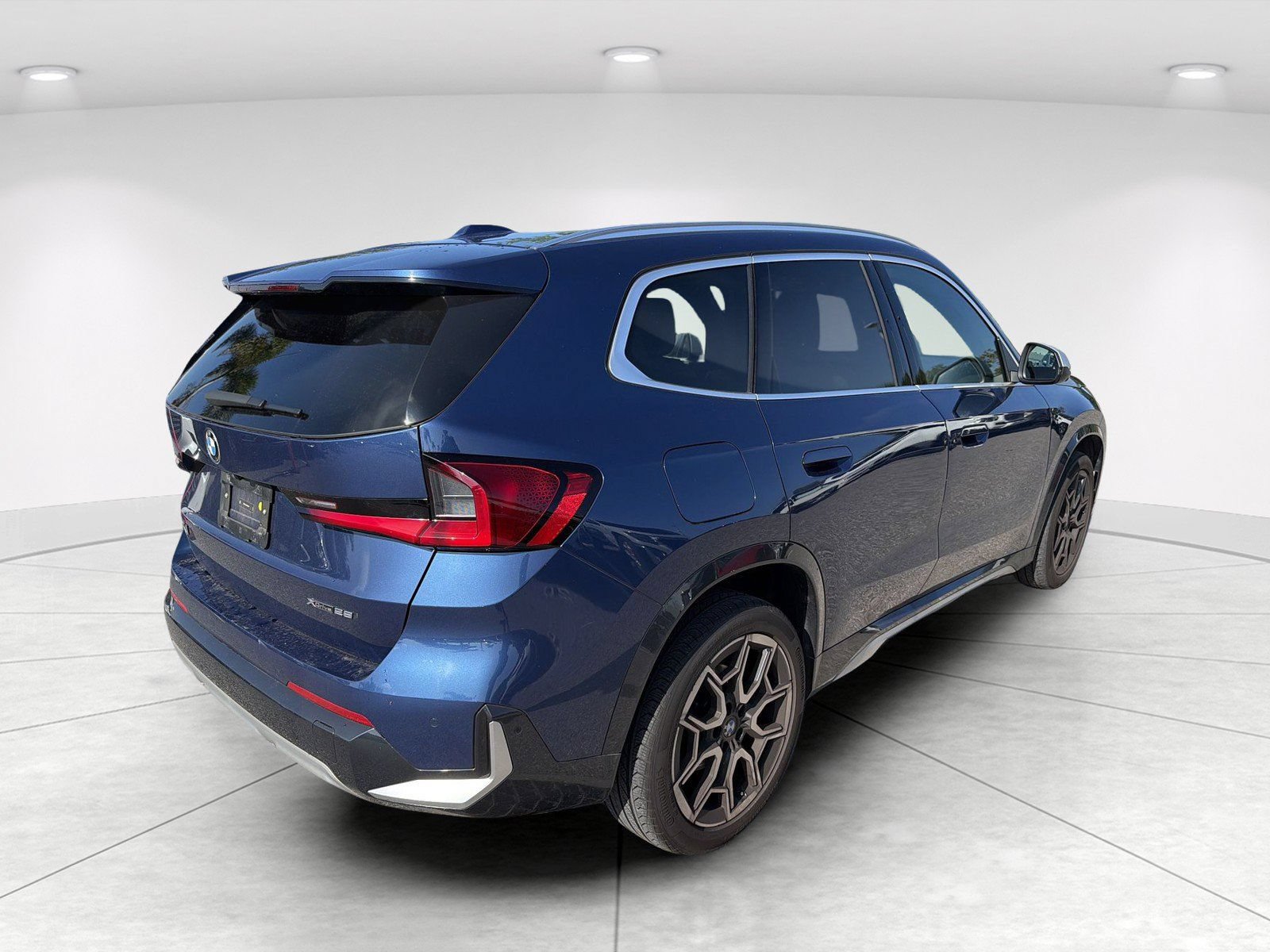 Used 2023 BMW X1 xDrive28i w/ Premium Package AWD/4WD image 4