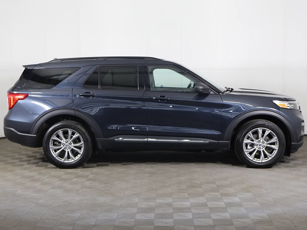 Used 2024 Ford Explorer XLT w/ Equipment Group 202A AWD/4WD image 19