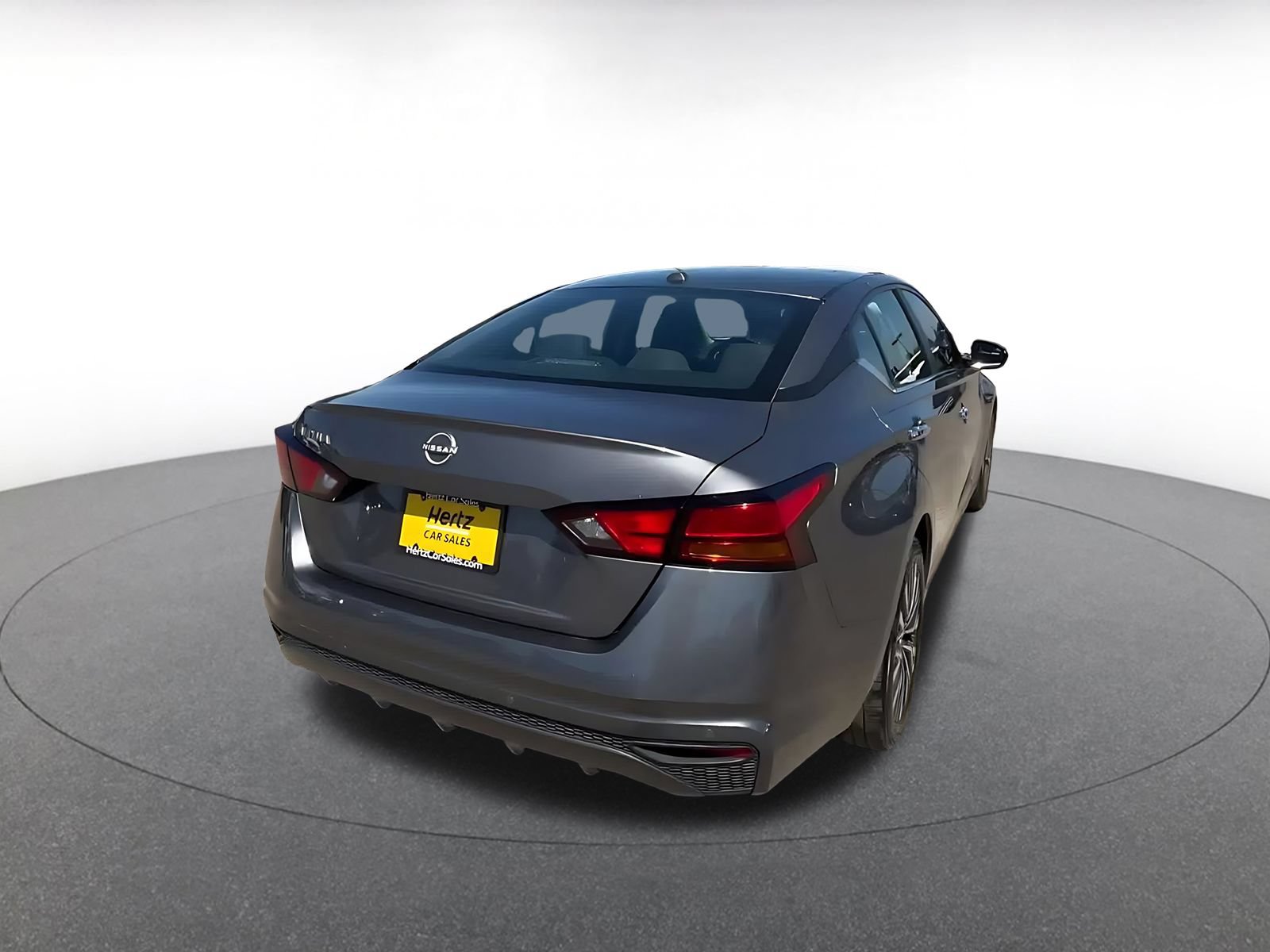 Used 2025 Nissan Altima 2.5 SV FWD image 14