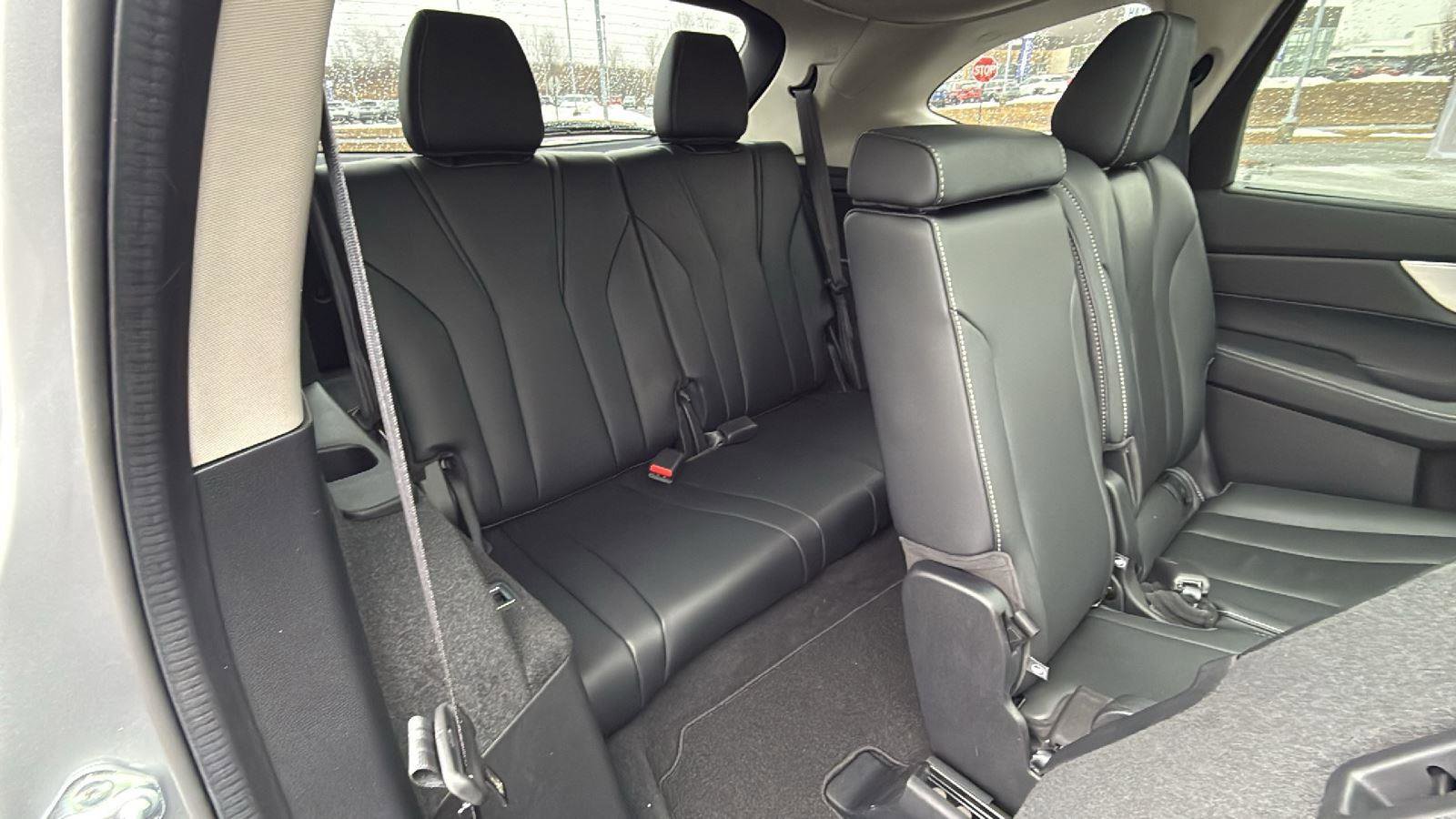 Used 2023 Acura MDX SH-AWD w/ Technology Package image 21