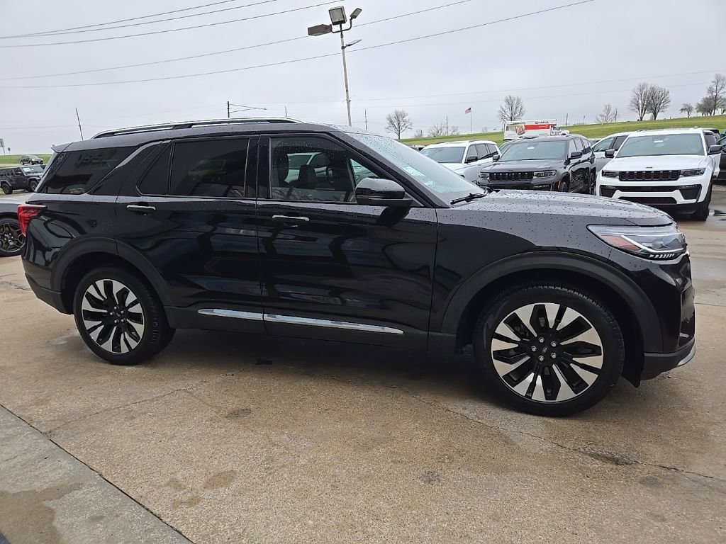 Used 2025 Ford Explorer Platinum w/ LUX Leather Package AWD/4WD image 13