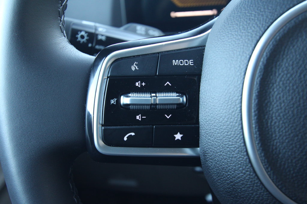 Used 2026 Kia Carnival EX FWD image 22