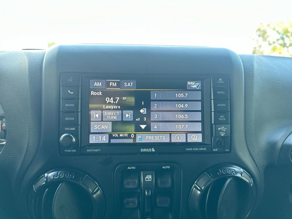 Used 2017 Jeep Wrangler Unlimited Rubicon image 28