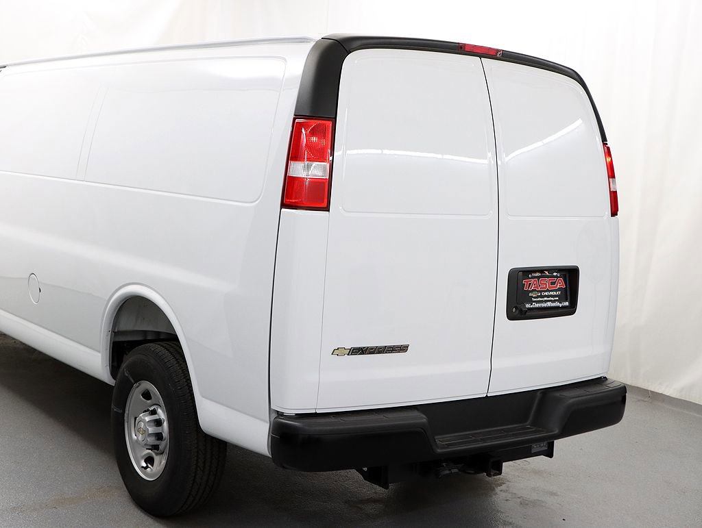 New 2025 Chevrolet Express 3500 Extended w/ Driver Convenience Package RWD image 9