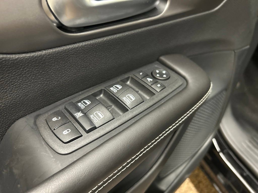 New 2027 Chrysler Pacifica Limited FWD image 27