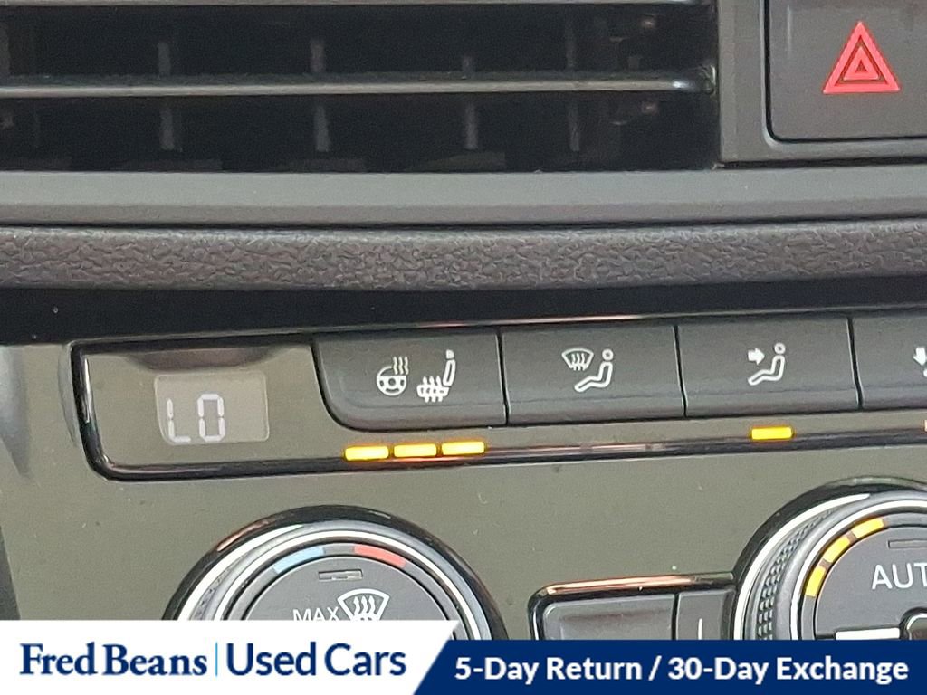 Used 2019 Volkswagen Jetta SE w/ Cold Weather Package image 25