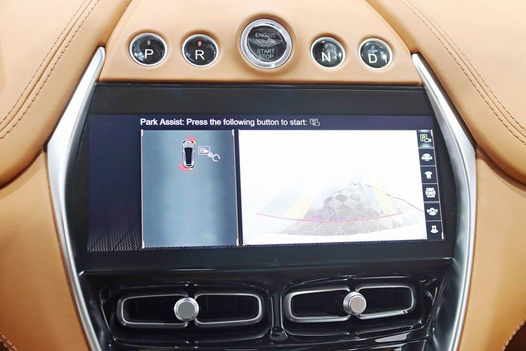 Used 2023 Aston Martin DBX image 23