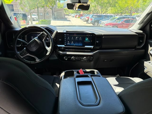 Used 2023 Chevrolet Silverado 1500 RST w/ Redline Edition AWD/4WD image 12