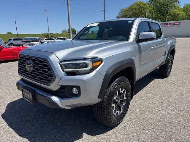 Certified 2022 Toyota Tacoma TRD Off-Road w/ TRD Premium Off Road Package AWD/4WD image 5