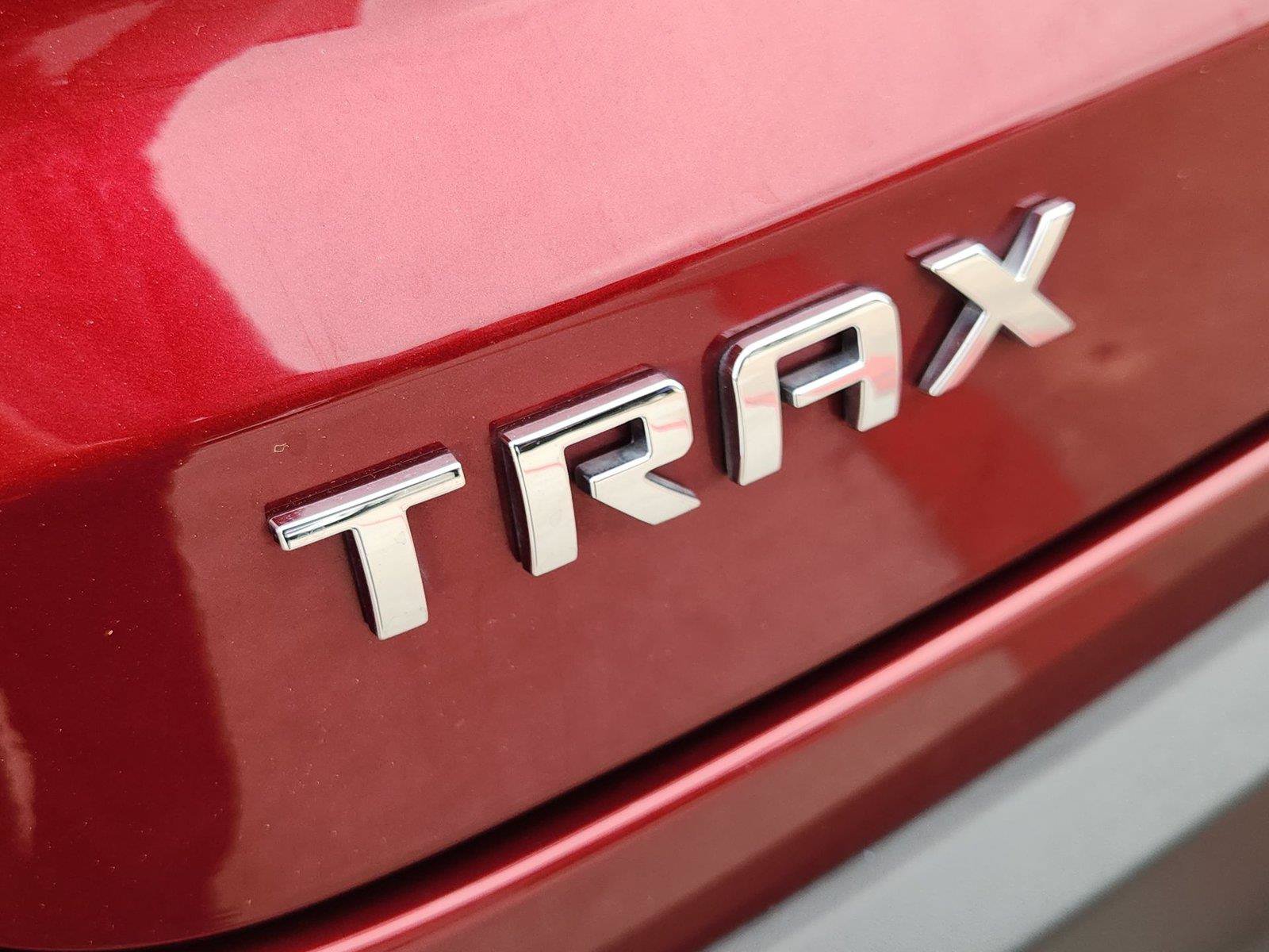 Certified 2025 Chevrolet Trax LS FWD image 28