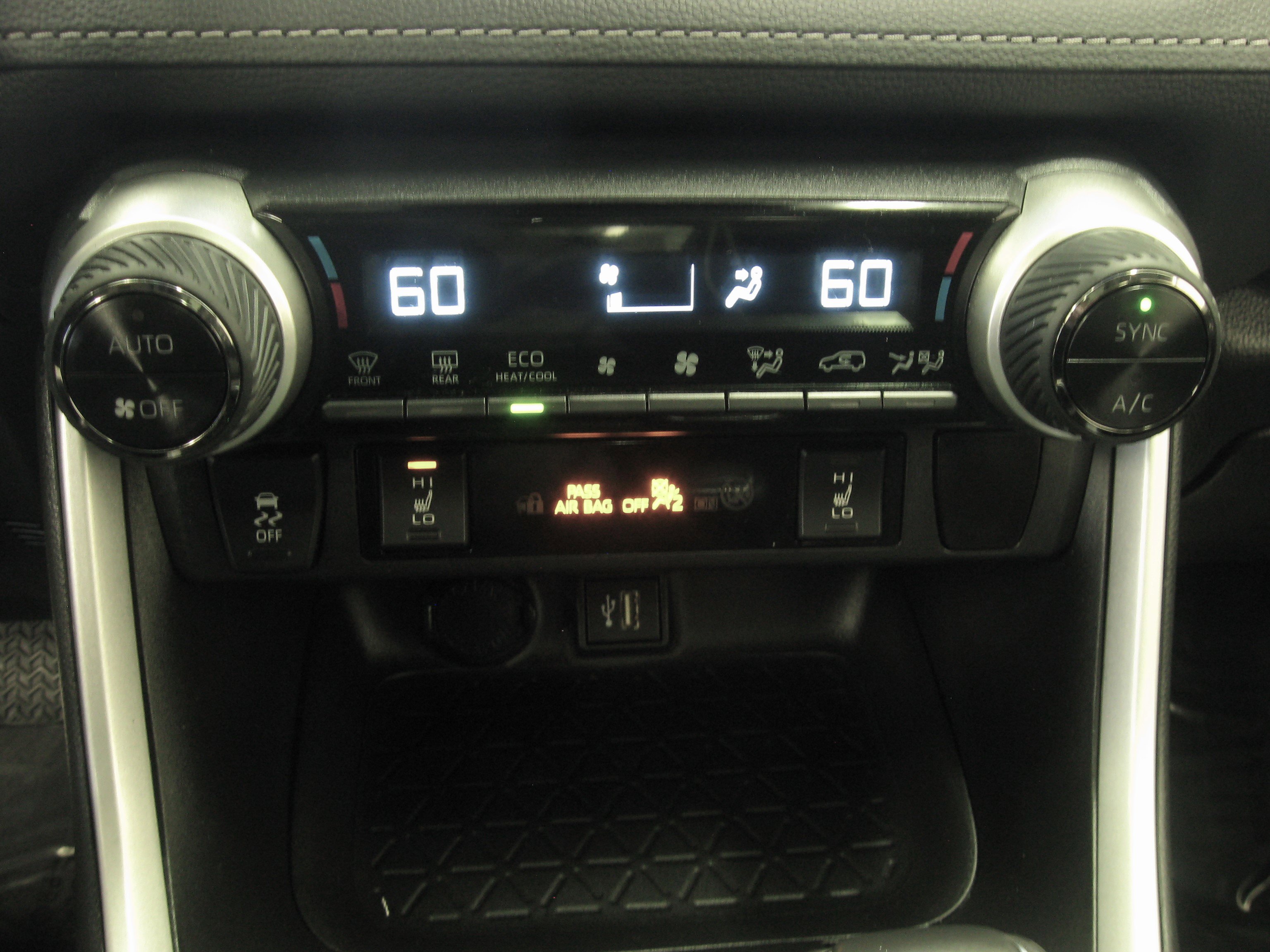 Used 2023 Toyota RAV4 XLE Premium image 17