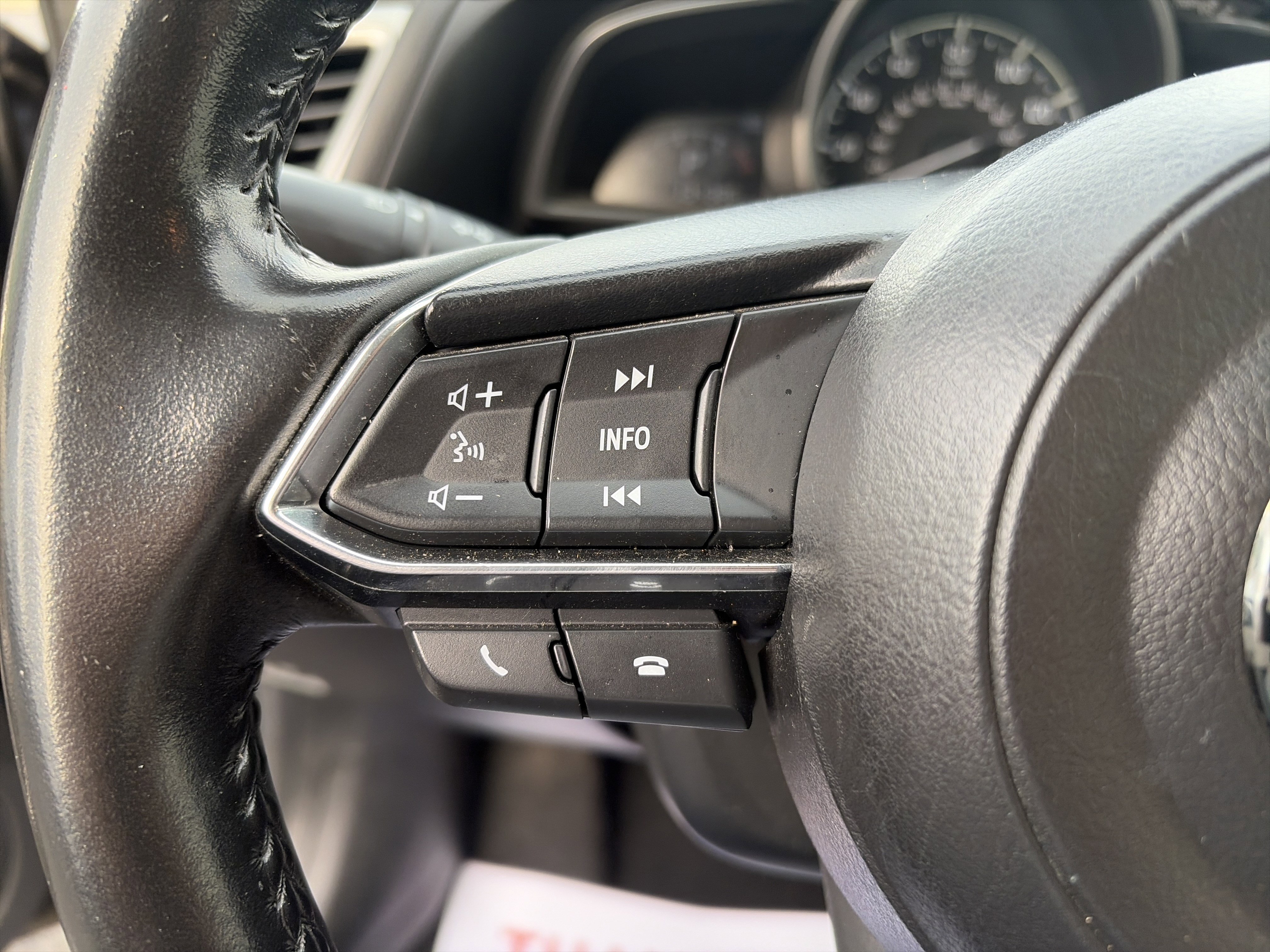 Used 2017 MAZDA MAZDA3 Touring FWD image 30