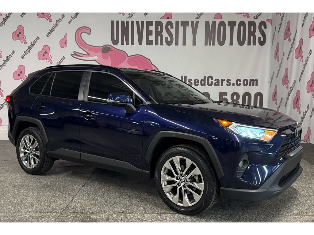 Used 2020 Toyota RAV4 XLE Premium image 3