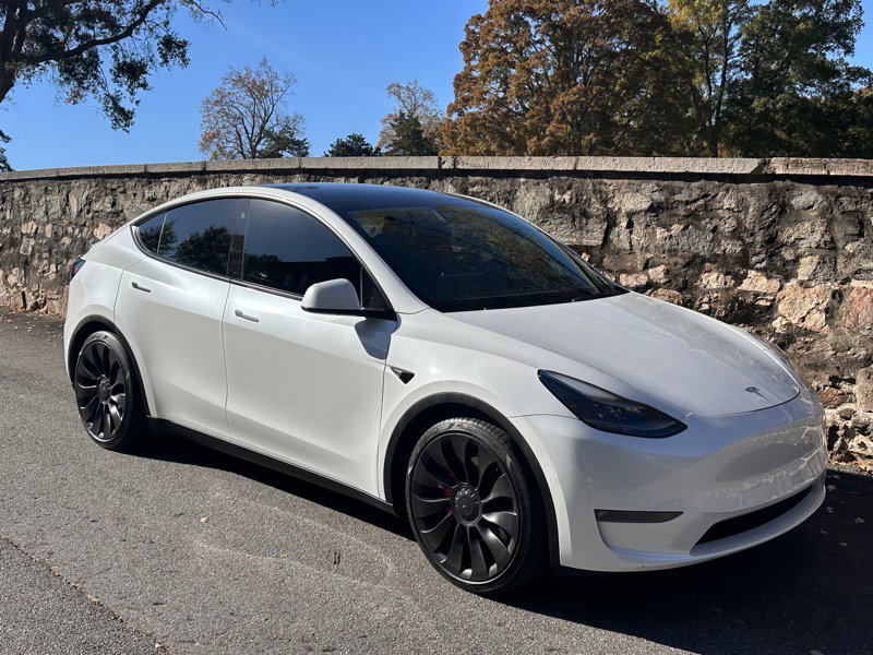 Used 2022 Tesla Model Y Performance image 22