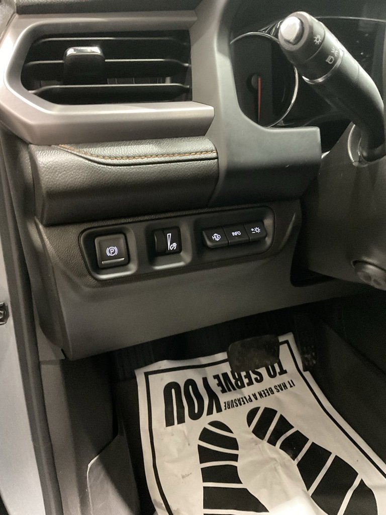 Used 2023 GMC Acadia AT4 w/ Technology Package image 8