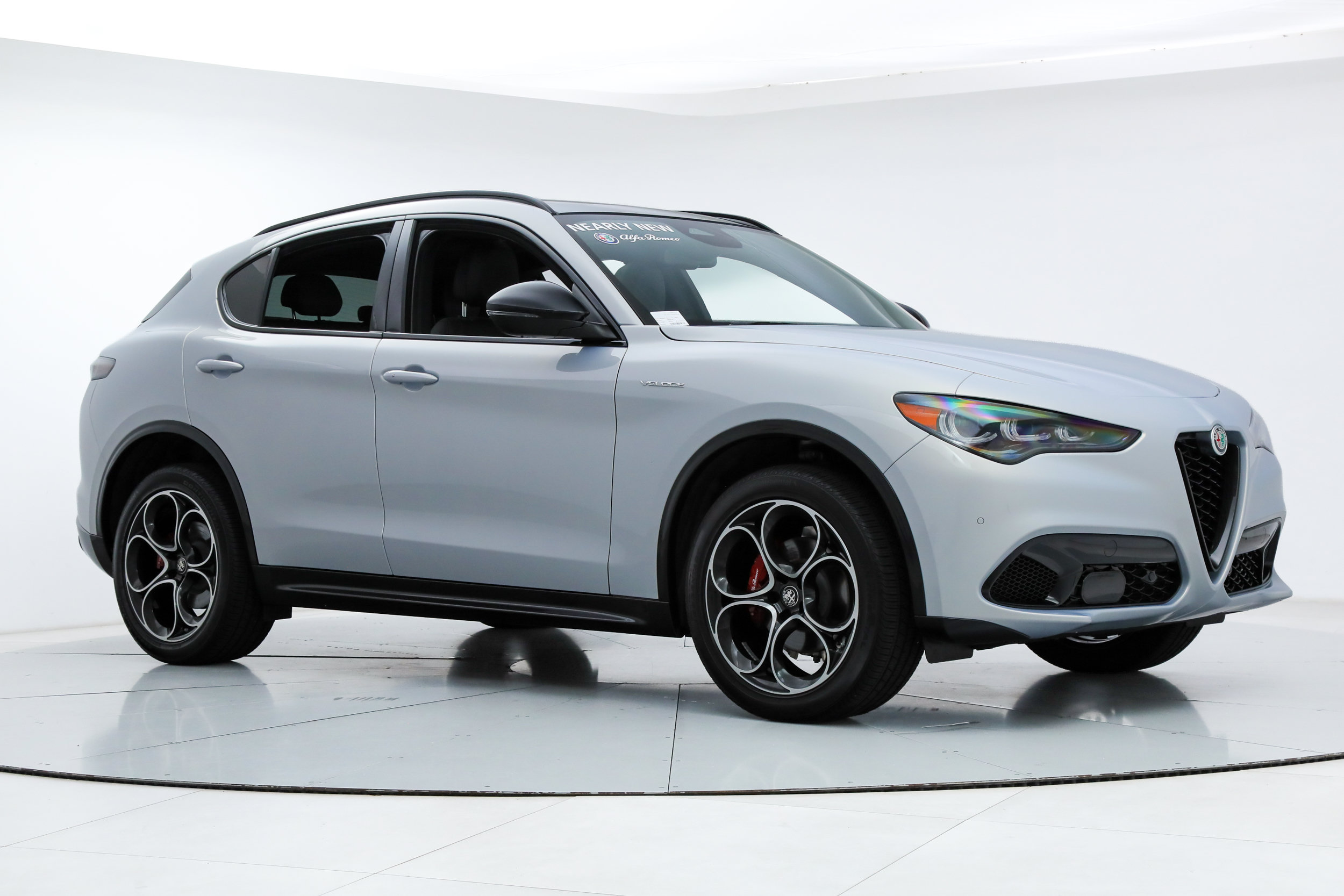 New 2025 Alfa Romeo Stelvio Sprint w/ Veloce Package AWD/4WD image 7
