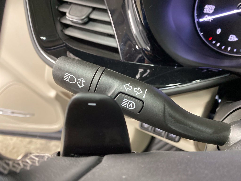 Used 2023 Buick Envision Avenir AWD/4WD image 38
