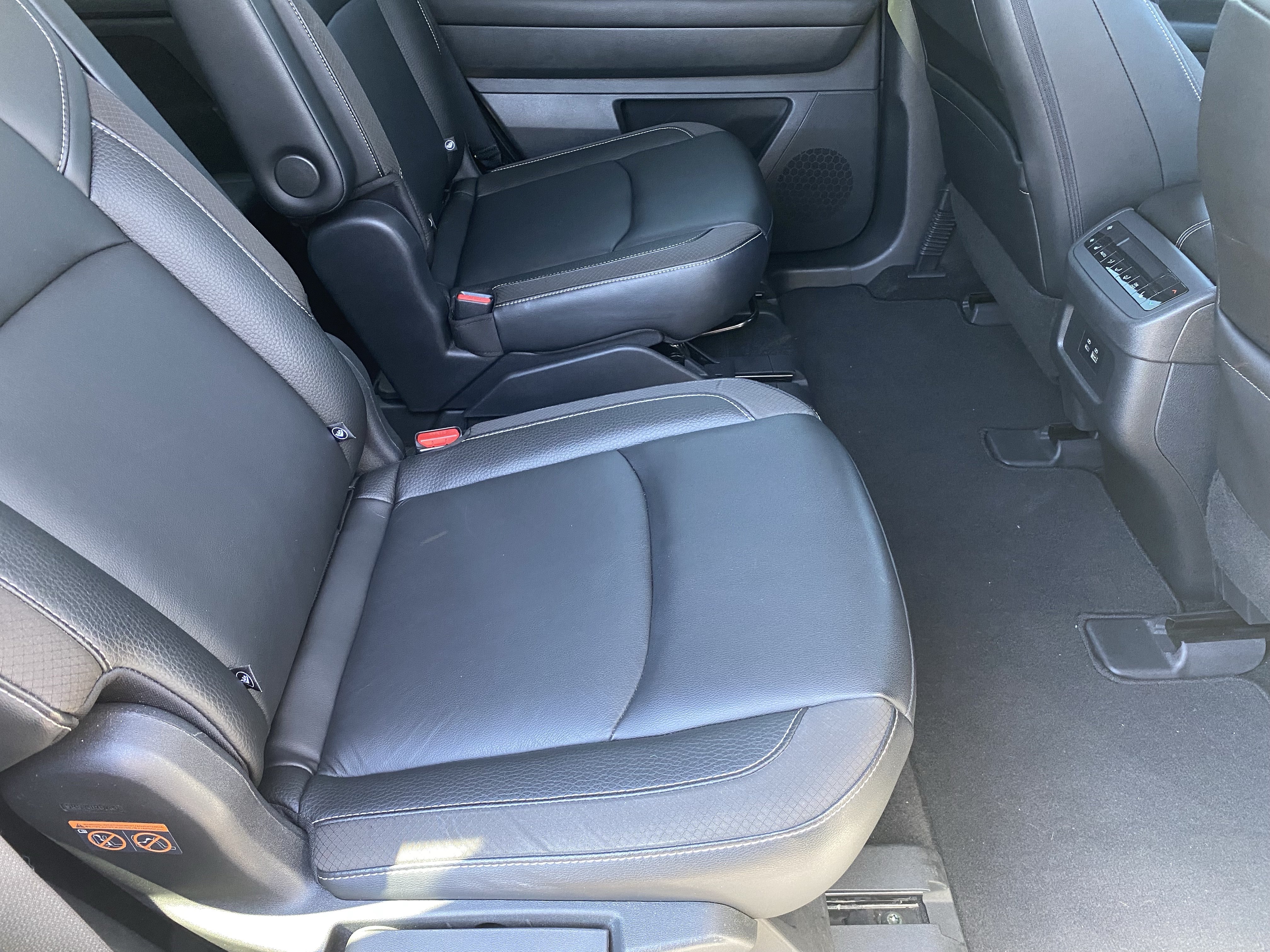 Used 2024 Nissan Pathfinder SL w/ SL Premium Package FWD image 13