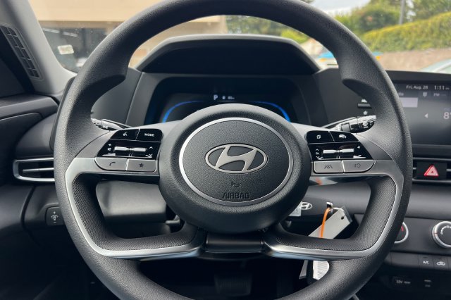 New 2026 Hyundai Elantra SE FWD image 20