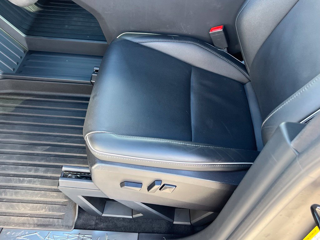 Used 2024 Tesla Cybertruck AWD Crew Cab image 26